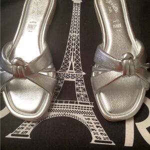 Seychelles Silver Metallic Slide Sandals, size 8.5